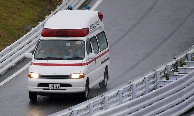 Krankenwagen beim Abtransport