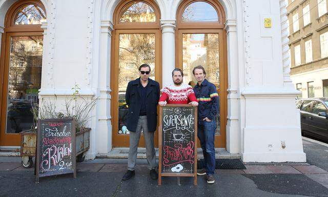 Matthias Zykan, Christian Tschida und Florian Kaps vor dem Supersense. 