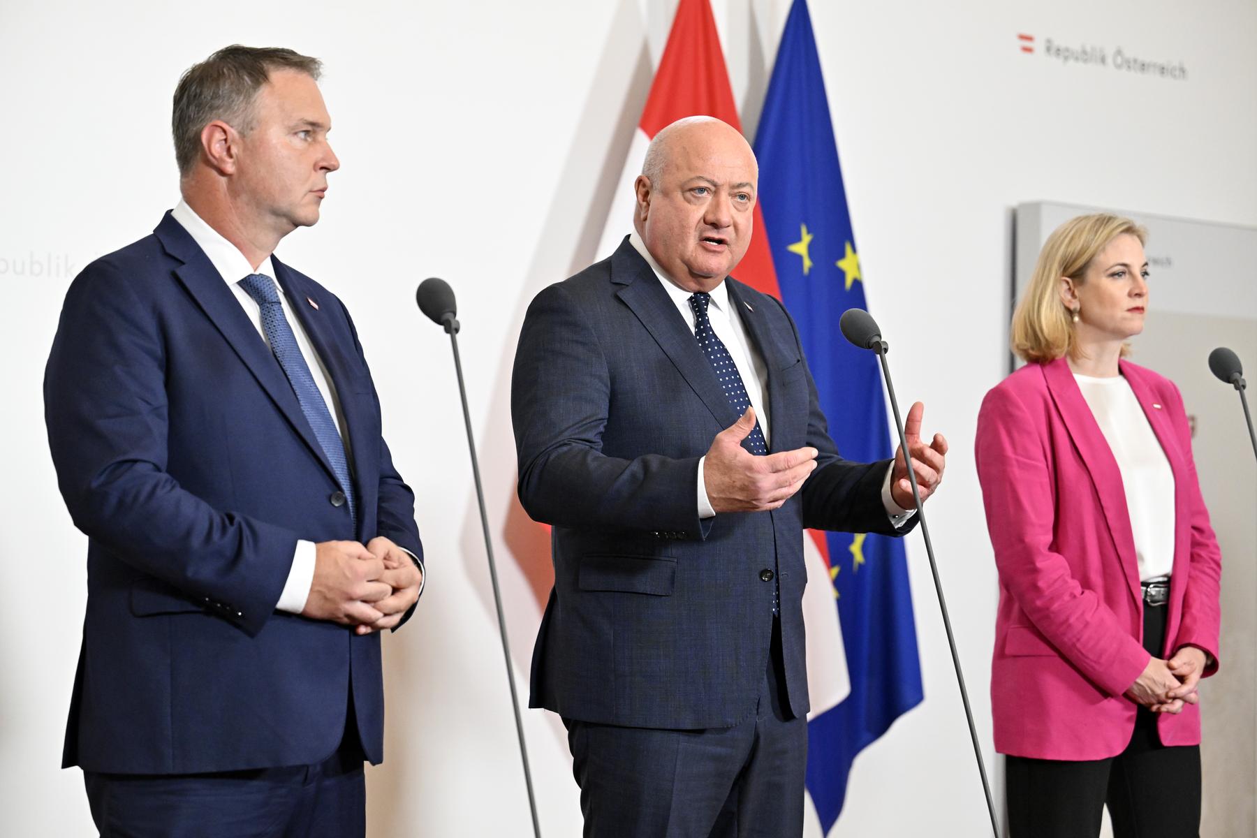 Avstrijska vlada sprejela konjunkturni paket in poziva k potrpežljivosti glede gospodarskih razmer