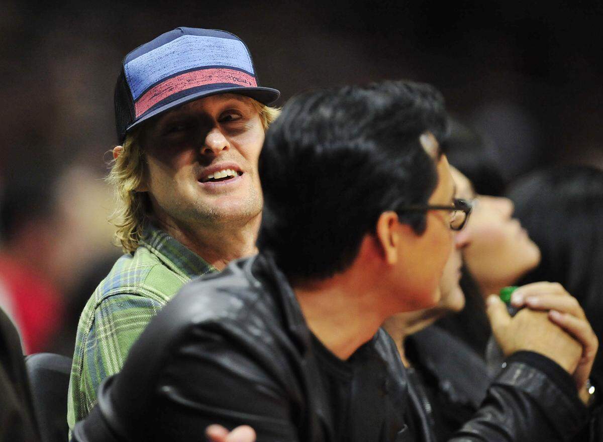 Seitenblicke. Ein gut verhüllter Owen Wilson bei einem Spiel der Los Angeles Clippers gegen die Phoenix Suns im Staples Center.