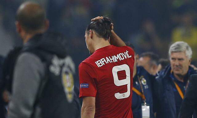 Football Soccer - Fenerbahce SK v Manchester United - UEFA Europa League Group Stage - Group A - SK Sukru Saracoglu Stadium, Istanbul, Turkey - 3/11/16 Manchester United's Zlatan Ibrahimovic looks dejected after the game  Reuters / Murad Sezer Livepic EDI