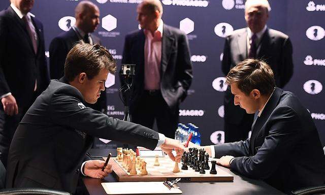 Magnus Carlsen gegen Sergej Karjakin