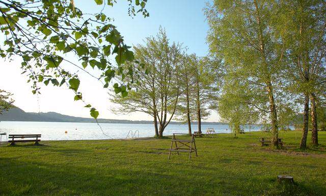 ÖBf-Naturbadeplatz Huthausaufsatz in Weyregg am Attersee (OÖ).