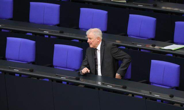 Der deutsche Bundesinnenminister, Horst Seehofer (CSU), drohte am Freitag wieder mit einem Alleingang.
