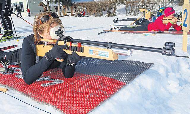 Claudia Lagler im Biathlon-Kurs: Je mehr man übt, desto schlechter schießt man. 