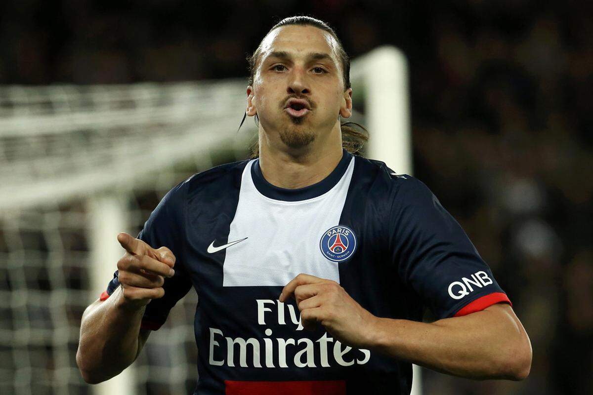 Die Top fünf eröffnet Zlatan Ibrahimovic. Der Schwede im Diensten von Paris St. Germain weist mit 17 Millionen Euro zwar ein überaus stattliches Grundeinkommen auf, brachte es mit zusätzlichen Einnahmen wie aus Werbeverträgen aber "nur" auf insgesamt 23,5 Millionen Euro.