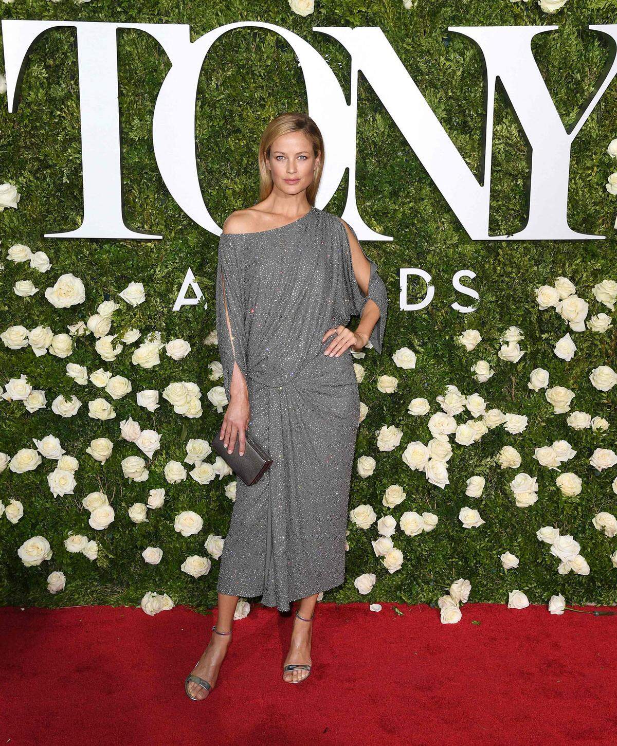 Carolyn Murphy in Michael Kors Collection.