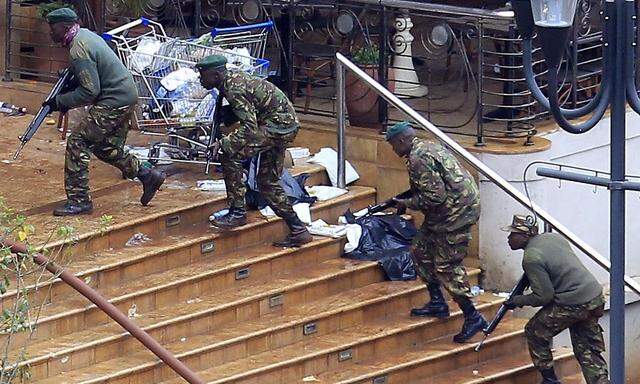 Kenias Sicherheitskräfte sind seit vier Tagen im Westgate-Zentrum im Einsatz.