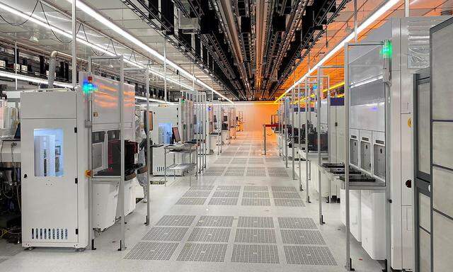 Der Halbleiterkonzern Infineon ist eines der größten Unternehmen der Elektronikindustrie. Im Bild: Die neue Fabrik in Villach. 