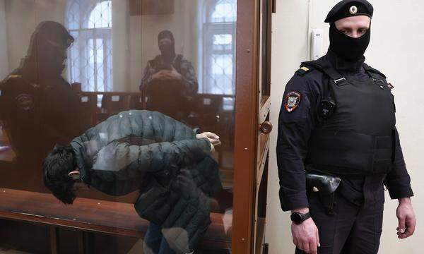 Einer der Verdächtigen, die Ende März in Moskau dem Haftrichter vorgeführt wurden.