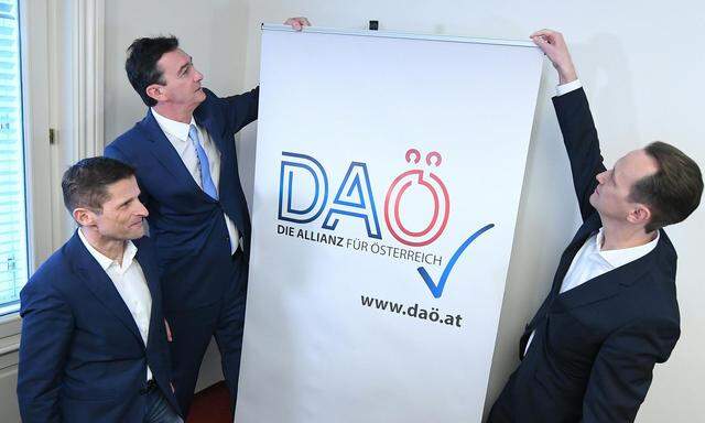 Die drei bisherigen Wiener FPÖ-Mandatare Dietrich Kops, Karl Baron und Klaus Handler (v. l.) präsentierten am Dienstag die neue Partei: Die Allianz für Österreich, kurz DAÖ.