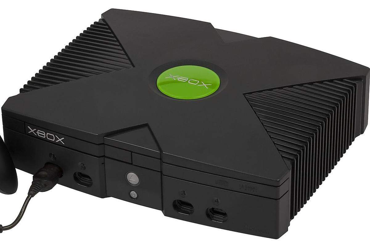 Im selben Jahr brachte Microsoft auch die erste Spielkonsole, die Xbox auf den Markt.