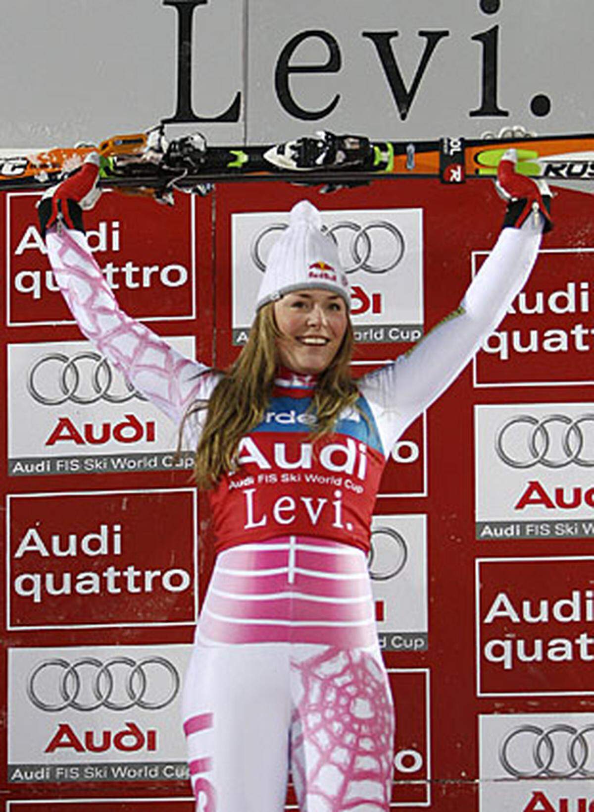 In der Saison 2008/09 setzt Vonn die Konkurrenz weiter unter Druck: Ende November 2008 gewinnt die Speed-Spezialistin in Levi ihren ersten Slalom.