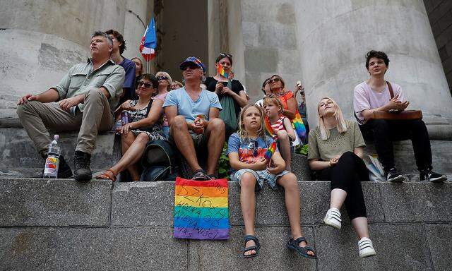 Auch in Warschau gab es größere Kundgebungen aus Solidarität mit der LGBTI-Gemeinschaft.