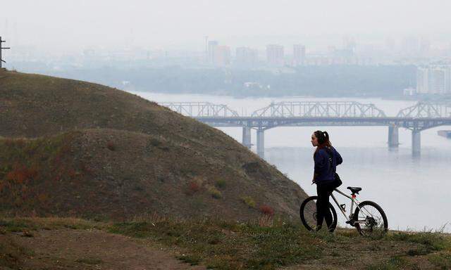 Auch am 20. August (Archivbild) hing eine Smogglocke über der Stadt am Jenisej – wie schon mehrfach in diesem Sommer.