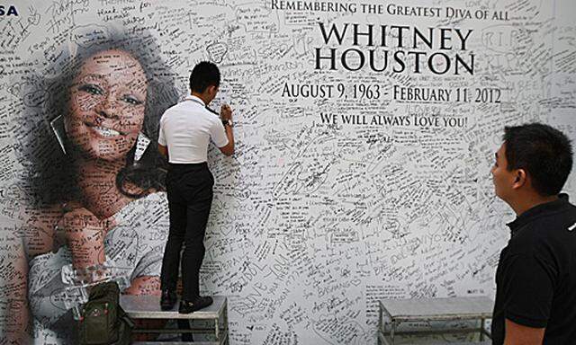 Whitney Houstons Begraebnis wird