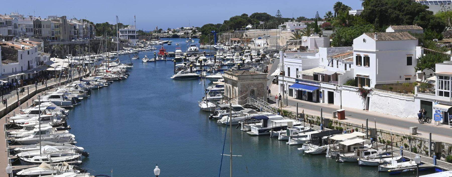 Menorca: Am alten Hafen von Ciutadella.