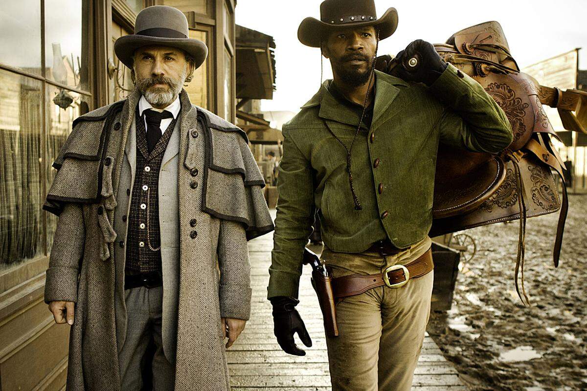 Im postmodernen Western "Django Unchained" spielte Waltz den Kopfgeldjäger Dr. Schultz. Dieser half dem befreiten Sklaven Django (Jamie Foxx) dessen Frau aus den Händen eines Plantagenbesitzers (Leonardo diCaprio) zu befreien.