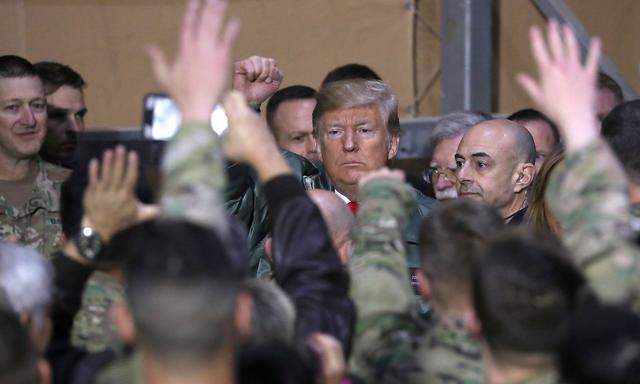 US-Präsident Donald Trump besuchte Mitte Jänner den Luftwaffenstützpunkt Ain al-Assad im Irak.