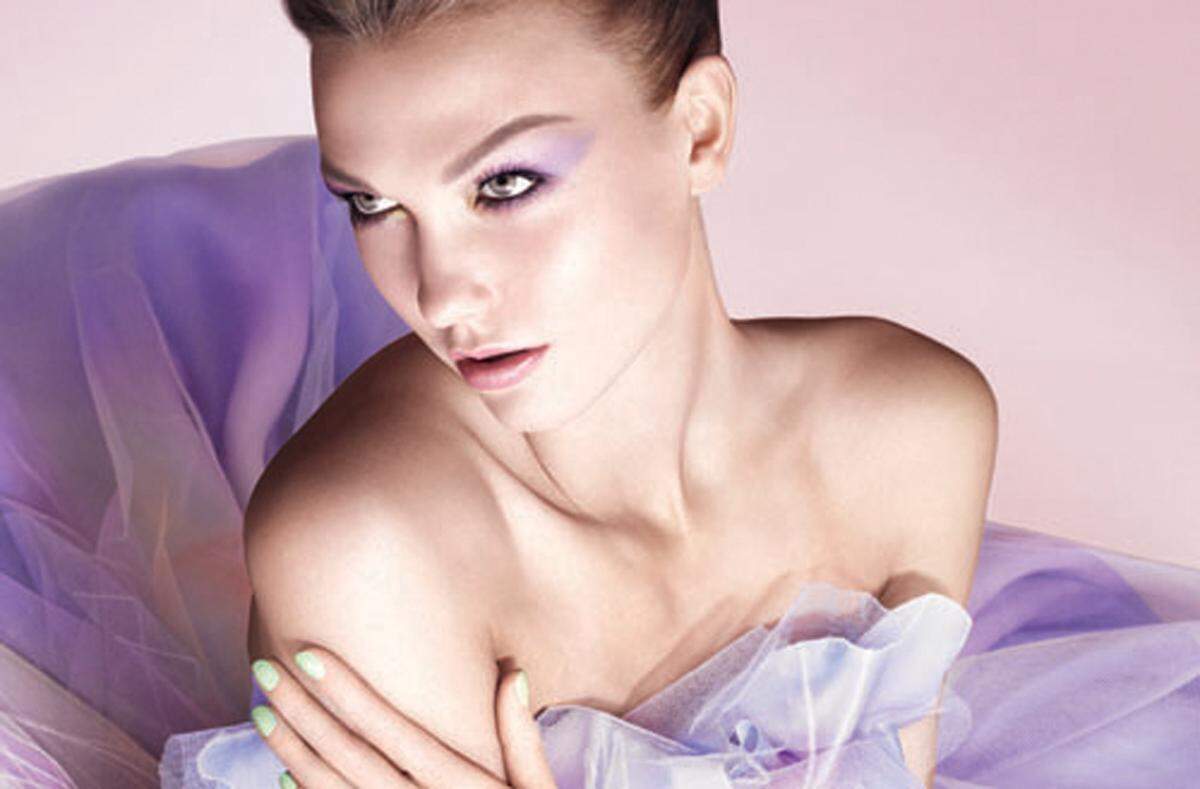 Bei Dior steht die gesamte Make-up-Kollektion unter dem Motto "Garden Party". Dementsprechend zeigt sich auch die Lidschattenpalette.
