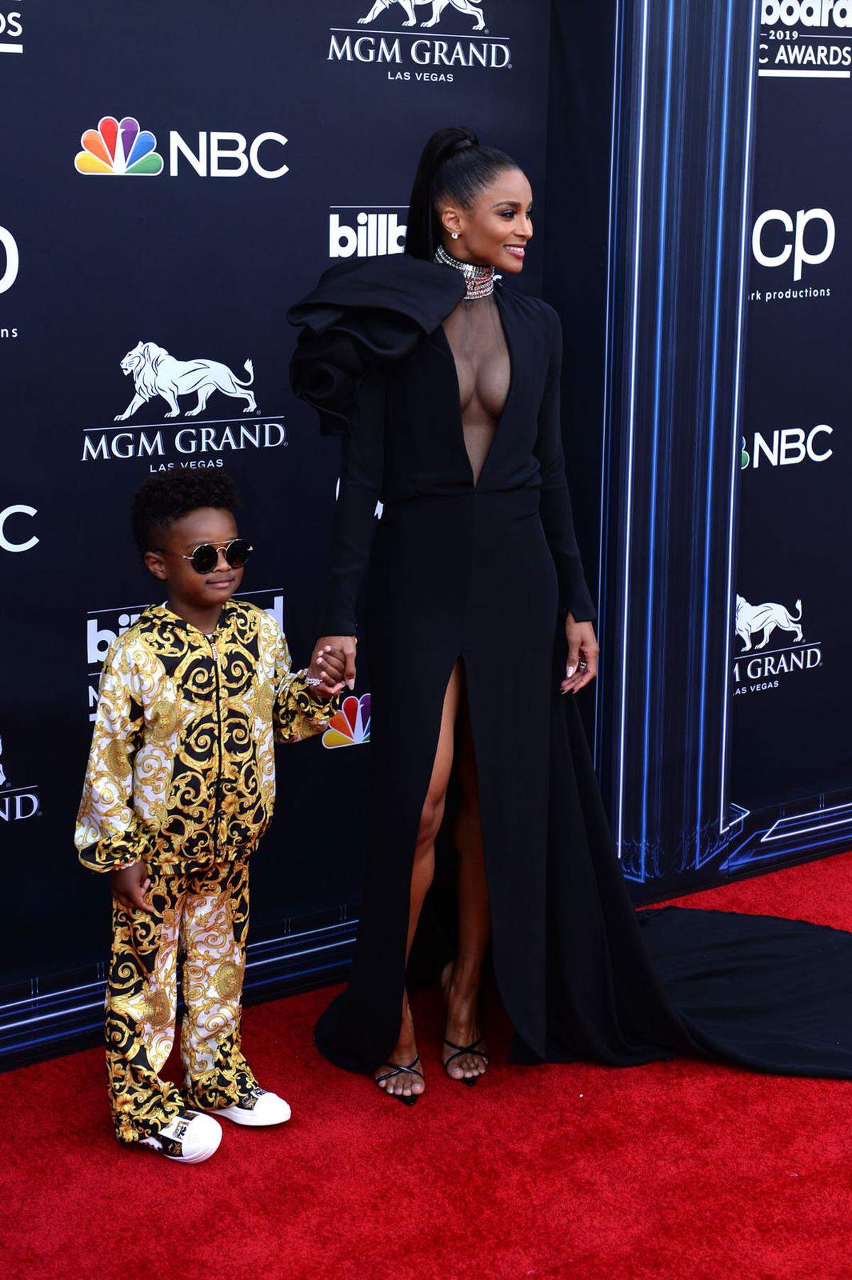 Sängerin Ciara nahm ihren Sohn mit auf den roten Teppich.