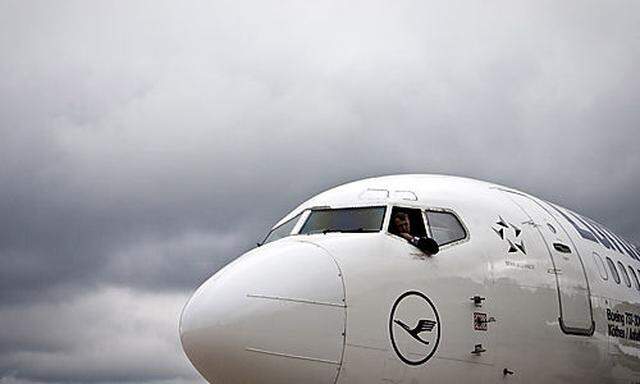 Lufthansa will Hunderte Millionen Euro im Passagiergeschaeft sparen
