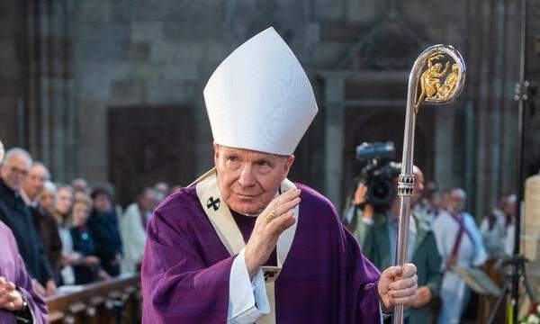 Kardinal Christoph Schönborn Mitte Mai beim Requiems für den verstorbenen Wiener Weihbischof Helmut Krätzl im Wiener Stephansdom.