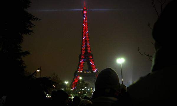 Archivbild: Eiffelturm in Paris