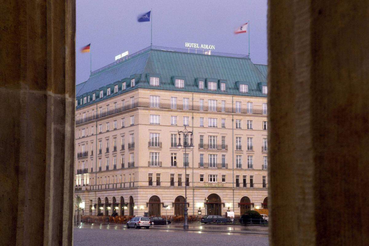 Die Lobby des berühmten Adlon Kempinski Hotels in Berlin verwandelte sich zum Drehort des Films "Unknown Identity " mit Liam Neeson und Diane Kruger.