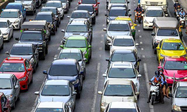 Ein Verkehrsstau, aufgenommen in Thailand.