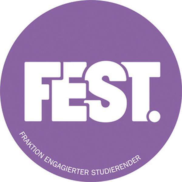 Lange galt die Fraktion Engagierter Studierender (FEST) als die Vertretung der FH-Studierenden. Darauf will sich die Fraktion – die in den vergangenen beiden Jahren Teil der ÖH-Spitze gewesen ist – nicht mehr beschränken. Die FEST will teilweise auch an Unis kandidieren. Das ist vor allem deshalb ein Novum, weil sie sich damit erstmals einer Listenwahl stellen müsste. Die FEST tritt für einen freien Hochschulzugang nicht nur an den Unis, sondern auch an FH und PH ein.