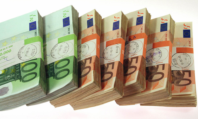 Erste AufsichtsratsgagenVerdoppelung daemlich