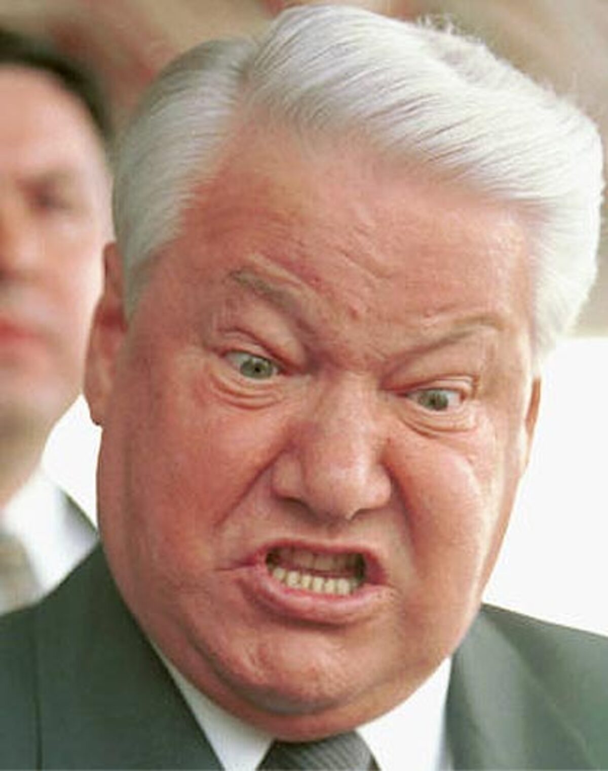 Ende 1987 musste Jelzin, der radikalere Reformen forderte, sein Amt aufgeben. Mit 89 Prozent der Wählerstimmen im Rücken zog er 1989 jedoch in den Kongress der Volksdeputierten und anschließend in das russische Parlament ein, das ihn im Mai 1990 zu seinem Vorsitzenden machte. Aus der Partei trat er bald aus.