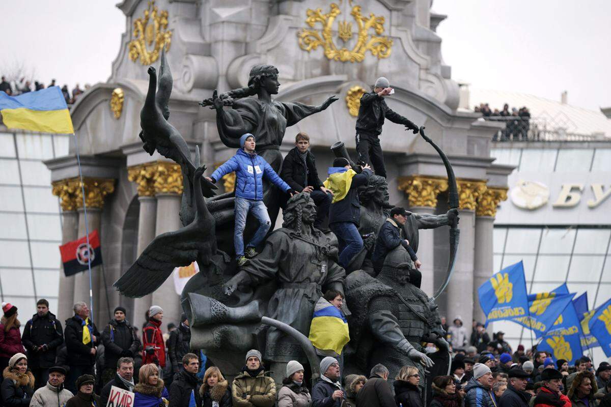 Die Ukraine hätte große wirtschaftliche Verluste zu befürchten gehabt, sagte Asarow in Fernsehinterviews.
