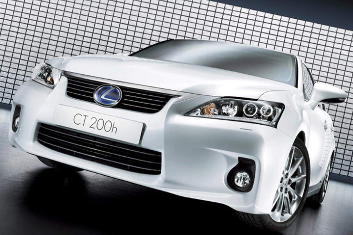 Der Normverbrauch des Lexus CT 200h liegt bei 3,8 Litern pro 100 Kilometer. In der Eco-Ausstattung ist der Lexus ab 29.280 Euro erhältlich.