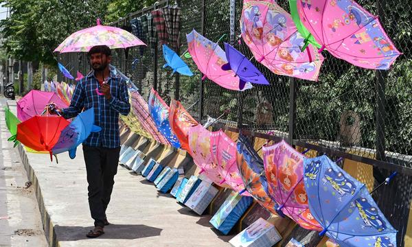 Die Hitzewelle in Indien macht den Menschen zu schaffen. Der Umstieg auf klimafreundlichere Energieträger könnte aber auch hier schneller voran gehen. 