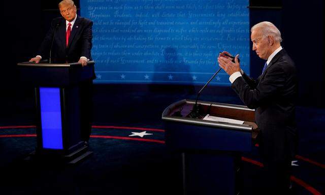 Ein Archivbild vom Oktober 2020. Bald könnte es eine Neuauflage des TV-Debatten-Duells geben: Donald Trump (li.) gegen Joe Biden.