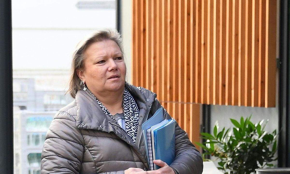 Der ORF nennt als Anwärterinnen für das Familienministerium zudem FPÖ-Familiensprecherin Anneliese Kitzmüller (Bild) und FPÖ-Gesundheitssprecherin Dagmar Belakowitsch.