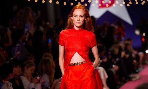 Die Farbe entspringe der Mitte eines natürlich leuchtenden und farbenfrohen Ökosystems. Brandon Maxwell,  New York Fashion Week