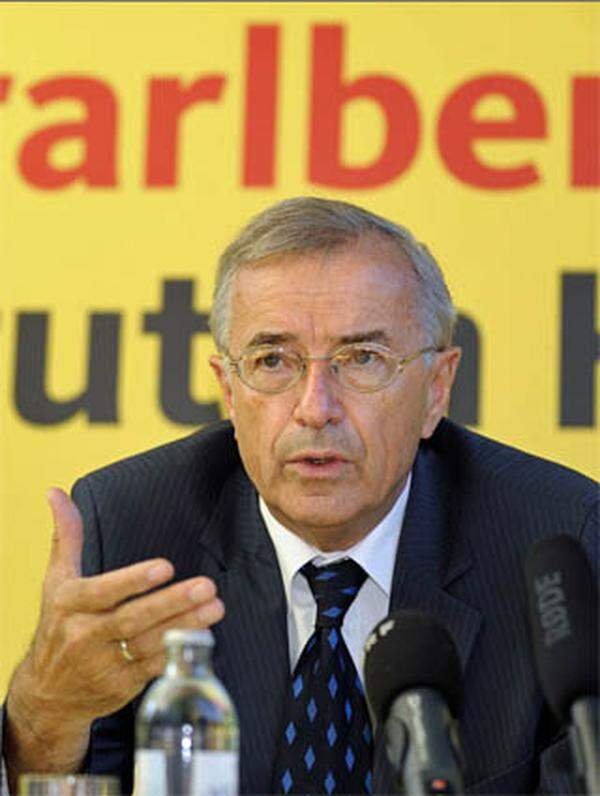 Sausgruber (geboren 1946) ist seit April 1997 Landeshauptmann. Er durchlief eine politische Bilderbuchkarriere. Nach Abschluss seines Jus-Studiums trat er 1972 in den Landesdienst ein. 1975 wurde er in die Gemeindevertretung seines Heimatorts Höchst am Bodensee gewählt, 1979 in den Landtag. Zwei Jahre später wurde Sausgruber Klubobmann der ÖVP-Fraktion, 1986 Parteiobmann. Mitglied der Vorarlberger Landesregierung ist er seit 1989, bereits 1990 wurde er zum Landesstatthalter (Landeshauptmannstellvertreter) bestimmt. 1994 designierte ihn der damalige Landeshauptmann Martin Purtscher zu seinem Nachfolger. Sausgruber ist verheiratet und Vater zweier Söhne und einer Tochter sowie Großvater von vier Enkelkindern.