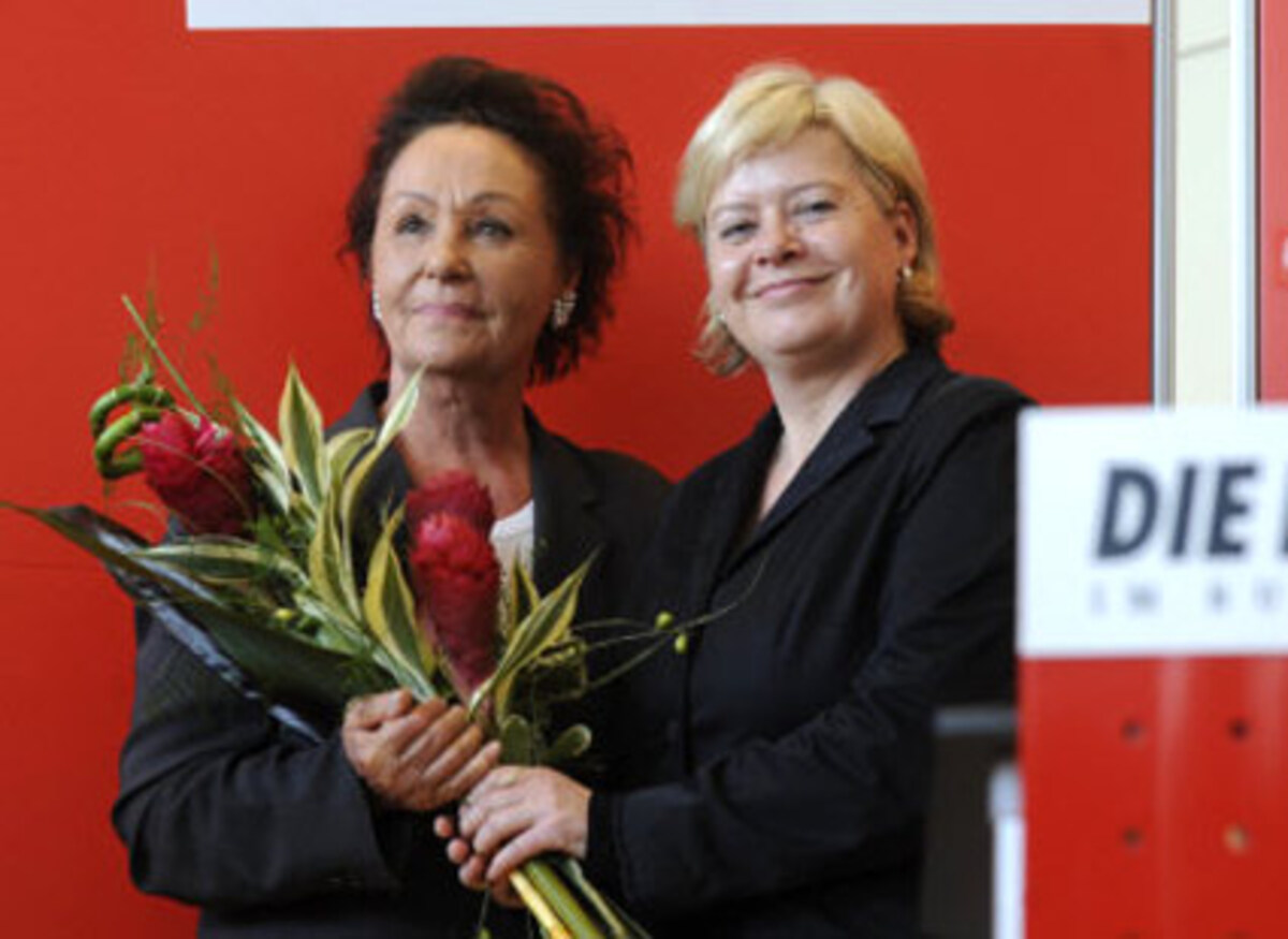 „Herr Gauck ist nicht der Kandidat, der die Positionen der Linken auch nur annähernd vertritt.“ Die Linken-Chefin Gesine Lötzsch erteilt Spekulationen, ihre Partei könnte im dritten Wahlgang Gauck wählen, eine Absage.