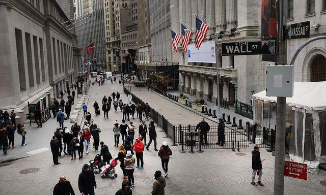 Der Rest der Welt seufzt unisono: Die Wall Street wieder von der Leine zu lassen, sei keine gute Idee. Die Wall Street selbst aber hat Grund zum Feiern. 