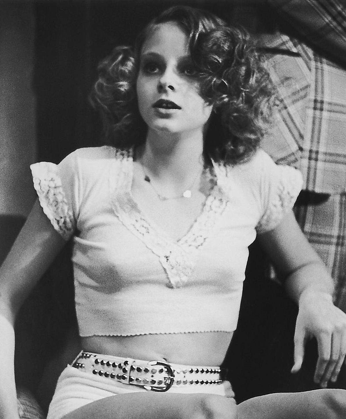 Ebenfalls mit 13, wenn aber schon in den 1970er-Jahren, wurde Jodie Foster als minderjährige Prostituierte im Film "Taxi Driver" weltbekannt - und für die Rolle für einen Oscar nominiert. Wie Barrymore wurde sie von ihrer Familie zum Film hingeführt und wurde so zum klassischen Kinderstar; allerdings schaffte es Foster, ihre Jugend trotz des Erfolges problemfrei zu verbringen. In ihrem Gymnasium war sie Klassenbeste, ihr anschließendes Literaturstudium an der Yale University schloss sie mit Magna cum laude ab. Ihre Schauspielkarriere brachte ihr schließlich zwei Oscars ein.