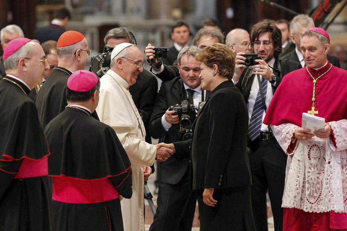 Auch aus dem Nachbarland Brasilien war Besuch eingetroffen: Präsidentin Dilma Rousseff gratulierte dem Papst.