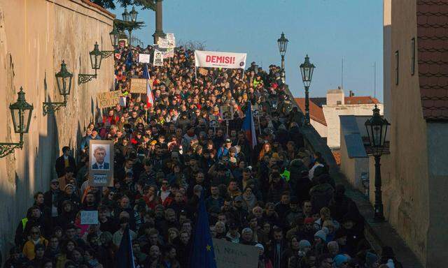 Massenprotest gegen den Regierungschef in Prag: Zehntausende Demonstranten forderten den Rücktritt von Andrej Babiš.