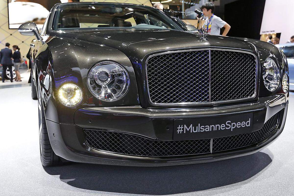 Die 2,7 Tonnen des Bentley Mulsanne Speed wollen auch auf Trab gehalten werden.
