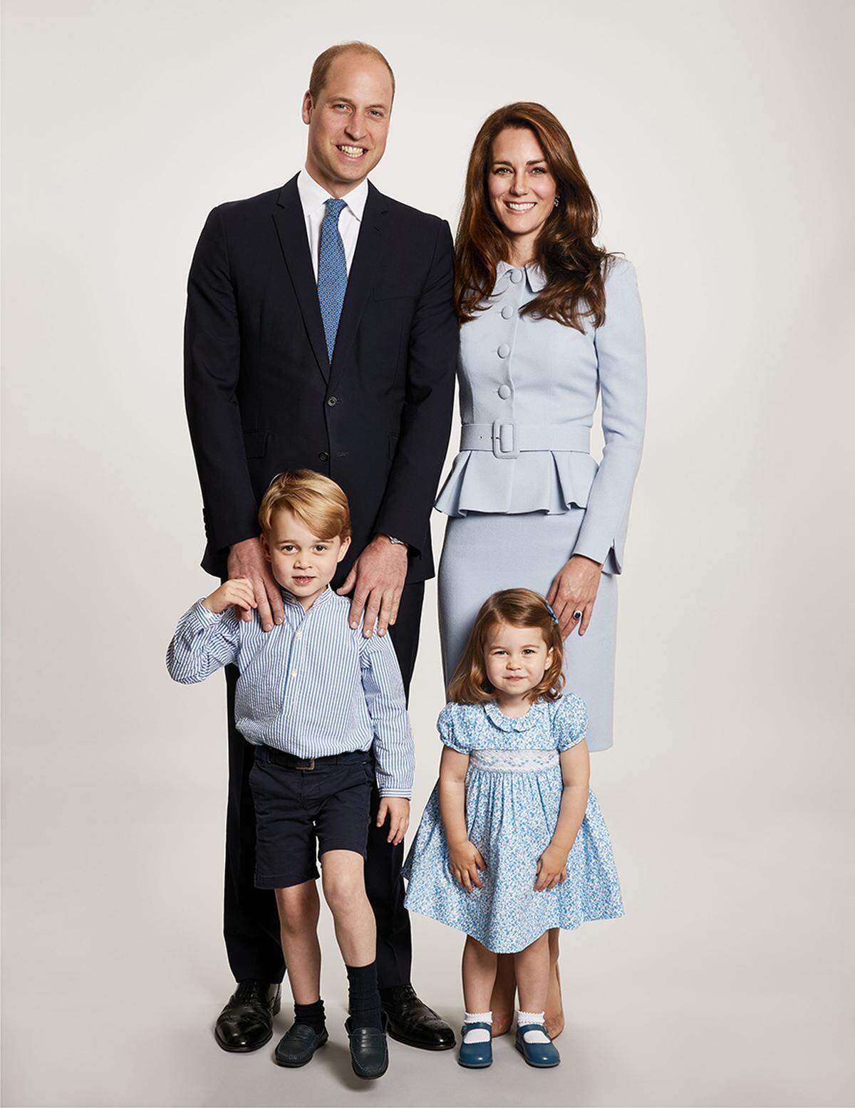 Auch die britische Herzogsfamilie von Cambridge erweitert sich im Frühling um ein Mitglied: Prinz George und Prinzessin Charlotte bekommen im April ein neues Geschwisterchen.