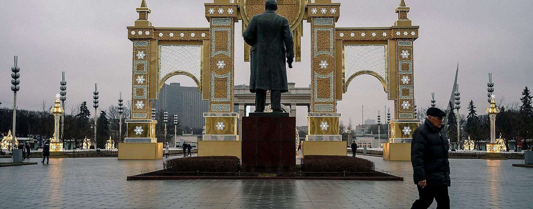 Das Ausstellungsgelände WDNH in Moskau (im Bild eine Lenin-Statue).