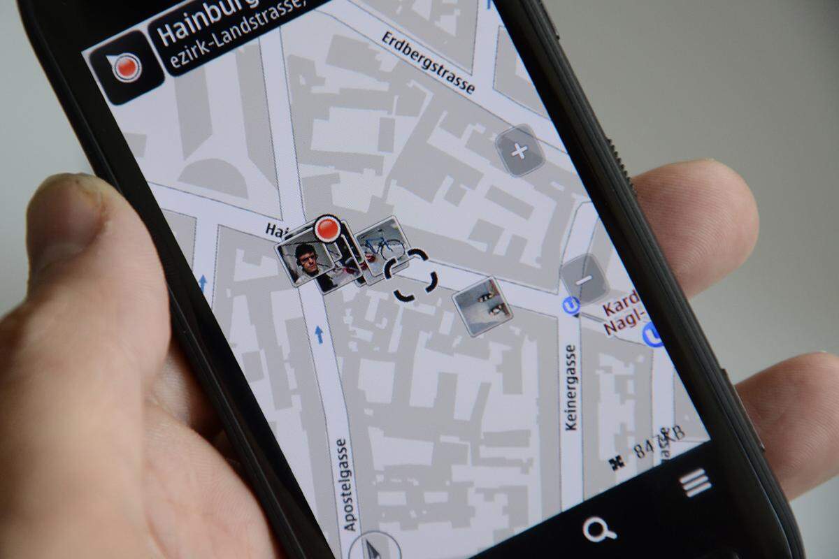 Die mitgelieferte Karten-App zeigt automatisch an, wo welches Foto gemacht wurde.