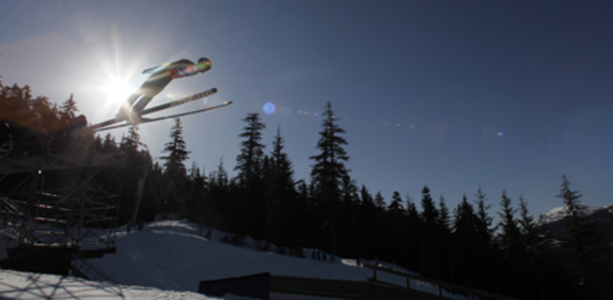 "Es ist etwas ganz Besonderes. Vor dem letzten Sprung war die richtige Spannung fast nicht mehr da, weil der Vorsprung schon so groß war. Wir haben nur darüber geschätzt, wie weit der Schlieri springt. Ich habe mich letztes Jahr schon selbst belohnt für eine lange Zeit, das ist jetzt die Draufgabe. Drei Olympische Spiele, wo ich nichts zusammengebracht habe, jetzt die Goldene, das ist etwas Feines."